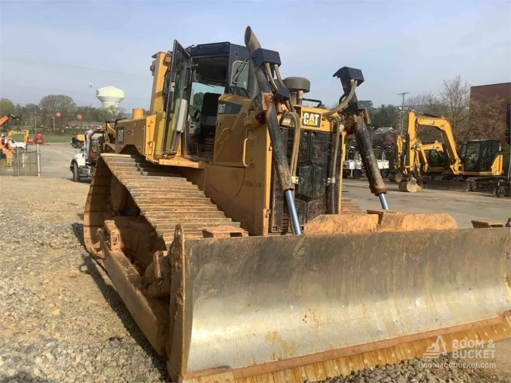 Unmatched Power and Versatility: The 2016 Caterpillar D6TLGP Bulldozer