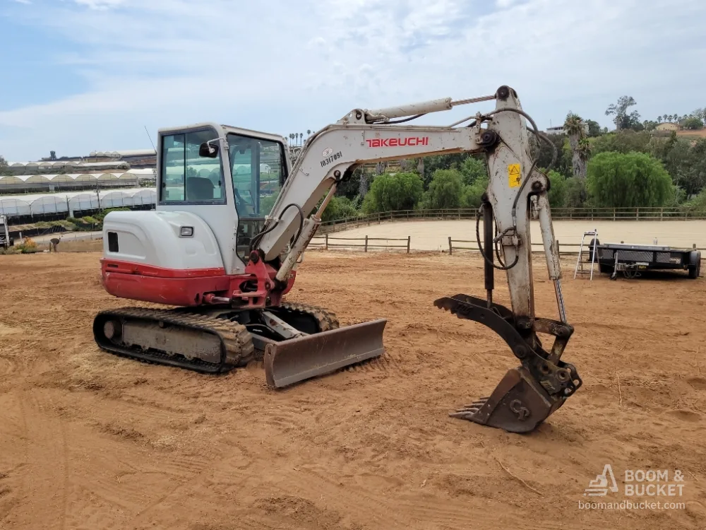 Unleashing the Potential of the 2014 Takeuchi TB240 Compact Excavator: Power and Precision for Construction and Landscaping